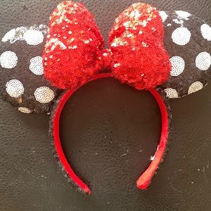 Minnie Mouse ears